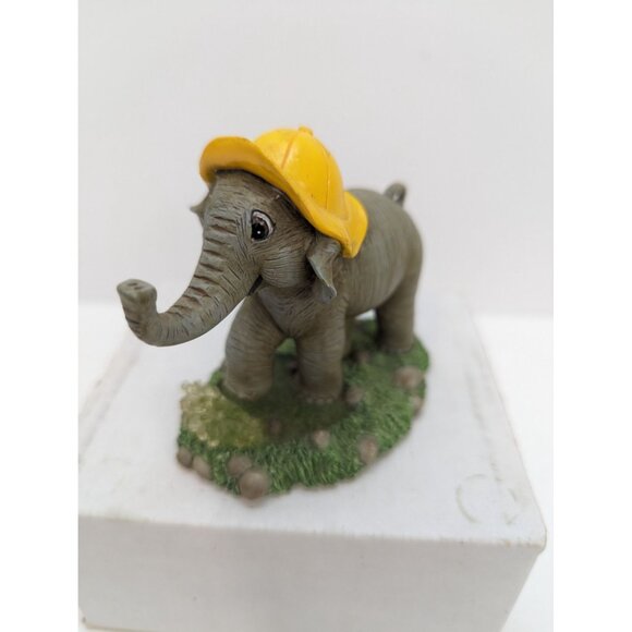 Rainy Day Splash 1997 The Hamilton Collection Elephant in Rain Hat Figurine - Picture 7 of 7